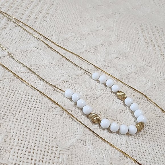 Pair - Vintage Floating Round White and Spiral Gold Bead Gold Box Chain Necklace - Picture 8 of 11